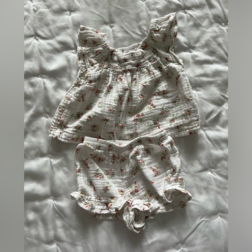 Cute Gap two piece set